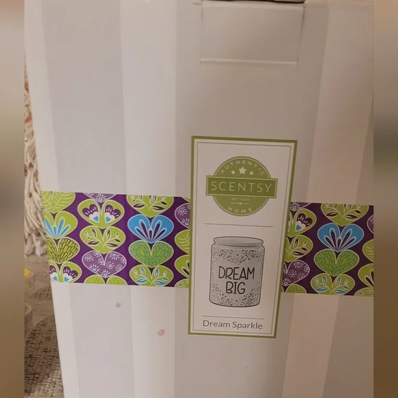 Scentsy Dream Dream Big Pink & Gold - New In Box with 2 Wax Sets - Picture 3 of 11